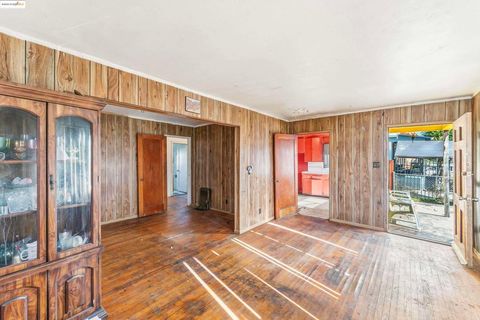 Photo of 1257 104th Avenue Ave, Oakland, CA 94603 (MLS # 41117667)