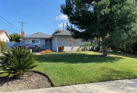 Photo of 1815 N Westwood AVE, Santa Ana, CA 92706 (MLS # OC26104289)