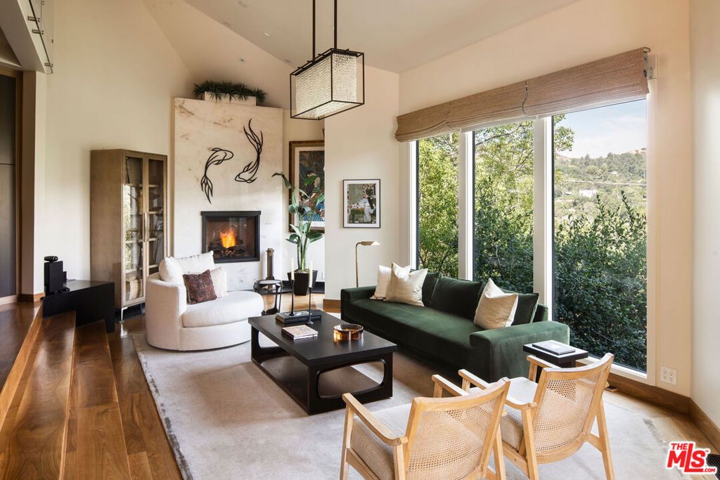 Photo of 3000 Cornwall Drive, Glendale, CA 91206 (MLS # 25575105)