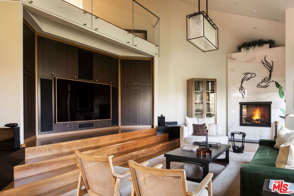 Photo of 3000 Cornwall Drive, Glendale, CA 91206 (MLS # 25575105)