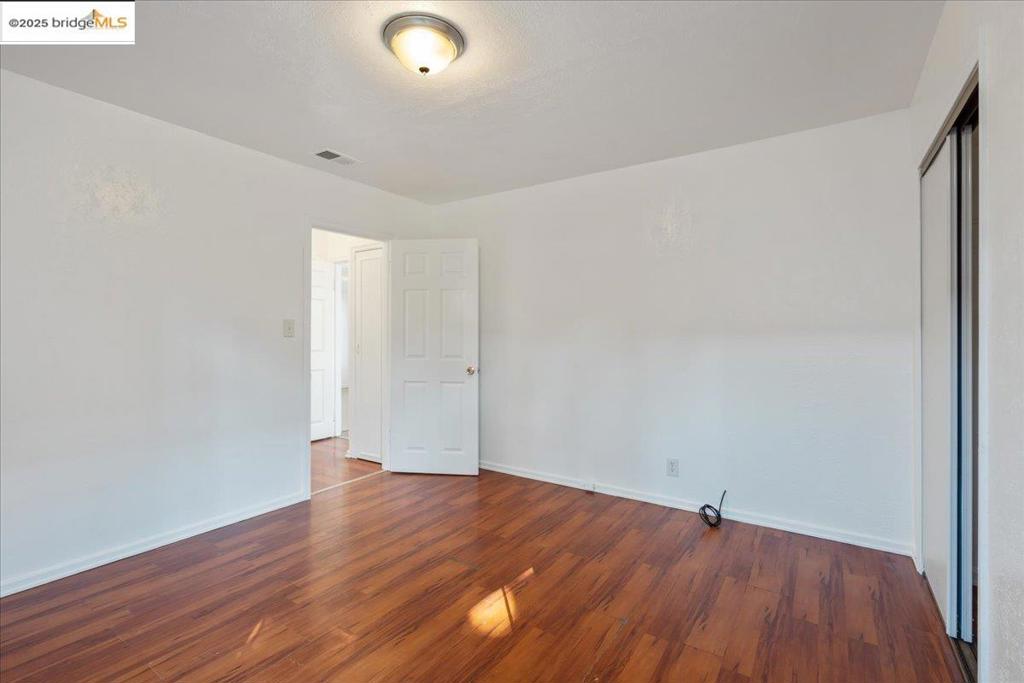 EAST OAKLAND - Residential Income