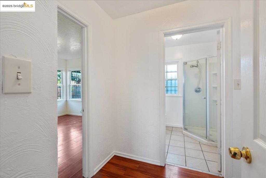 EAST OAKLAND - Residential Income