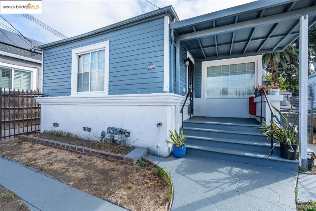EAST OAKLAND - Residential Income