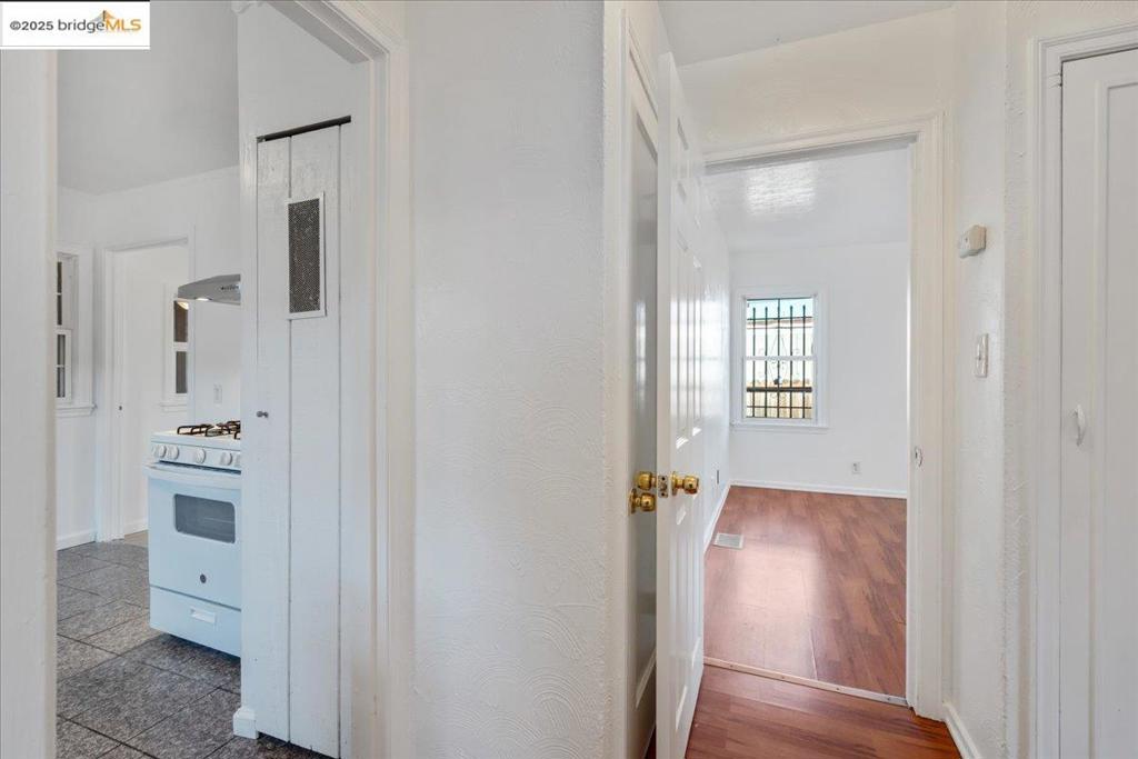 EAST OAKLAND - Residential Income