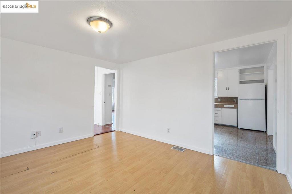 EAST OAKLAND - Residential Income