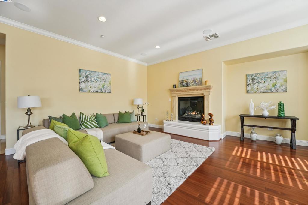 STONEBRAE COUNTRY CLUB - Residential