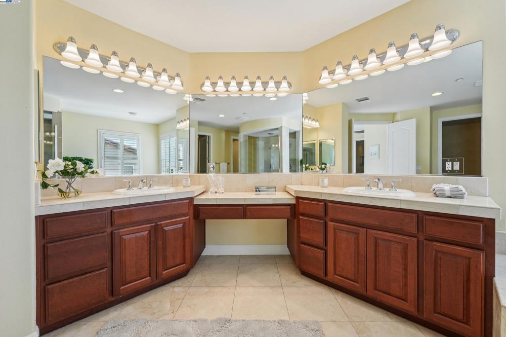 STONEBRAE COUNTRY CLUB - Residential