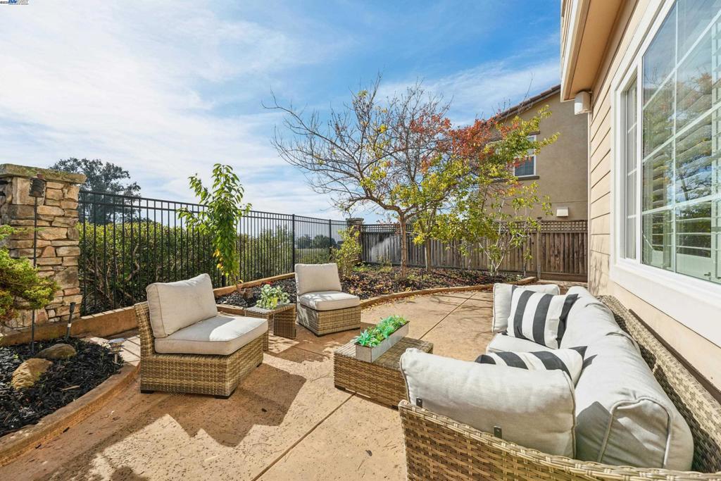 STONEBRAE COUNTRY CLUB - Residential