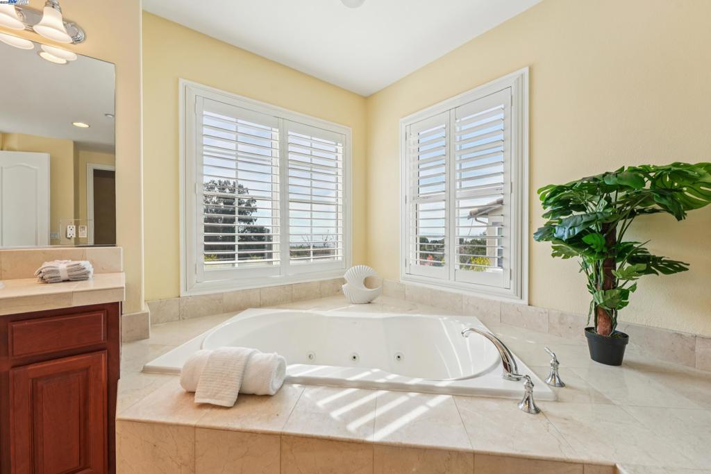 STONEBRAE COUNTRY CLUB - Residential