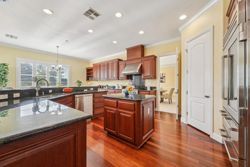 STONEBRAE COUNTRY CLUB - Residential