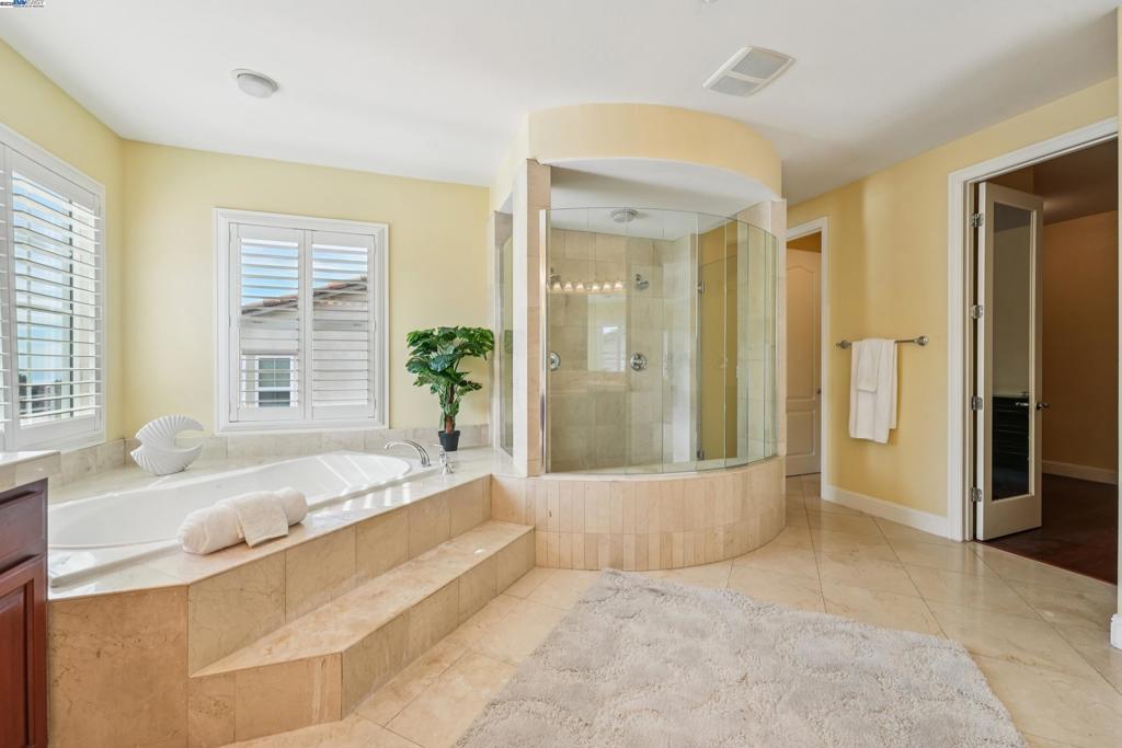 STONEBRAE COUNTRY CLUB - Residential