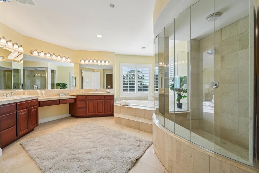 STONEBRAE COUNTRY CLUB - Residential