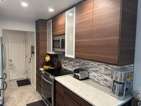 Photo of 21109 Gary Dr Dr #120, Hayward, CA 94546 (MLS # 41087487)