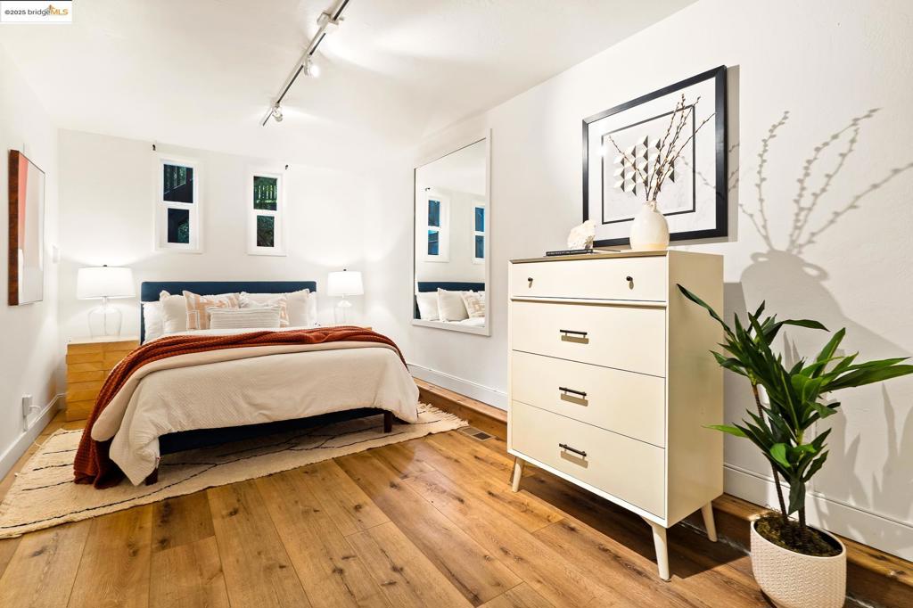 MONTCLAIR - Residential
