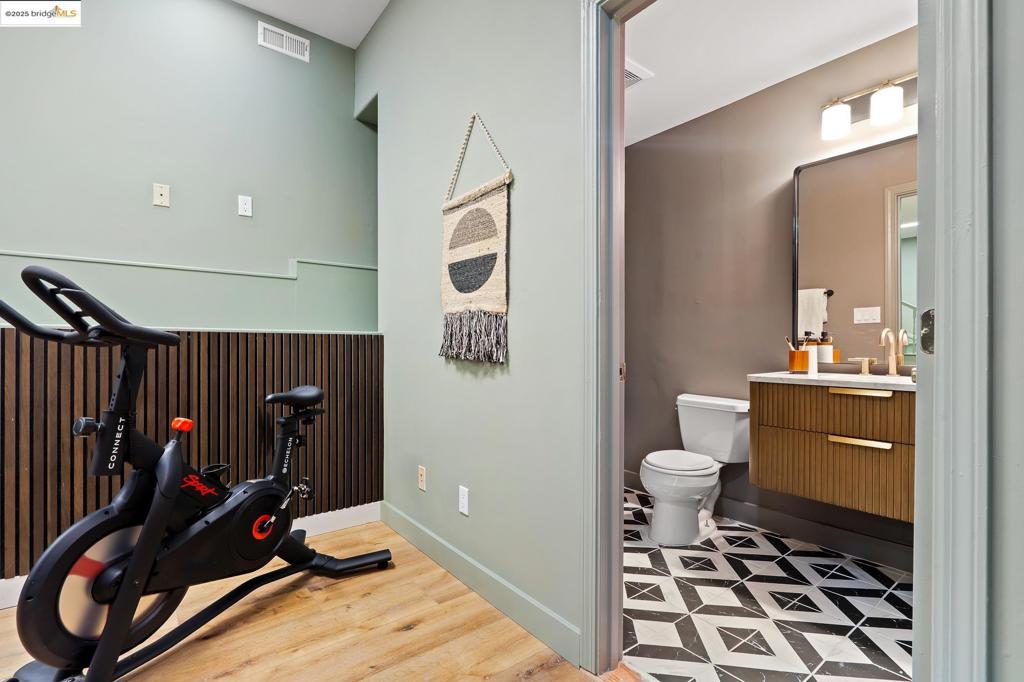 MONTCLAIR - Residential