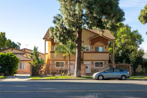 Photo of 17088 Chatsworth Street, Granada Hills, CA 91344 (MLS # SR26063779)