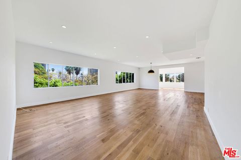 Photo of 339 N Oakhurst Drive #301, Beverly Hills, CA 90210 (MLS # 26862539)