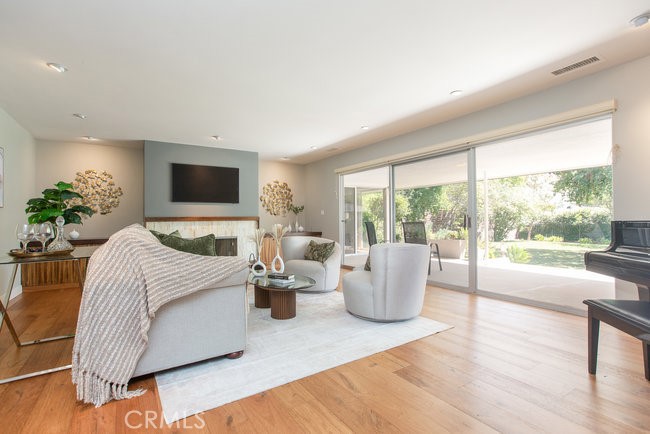 3238 E. Villa Knolls Drive