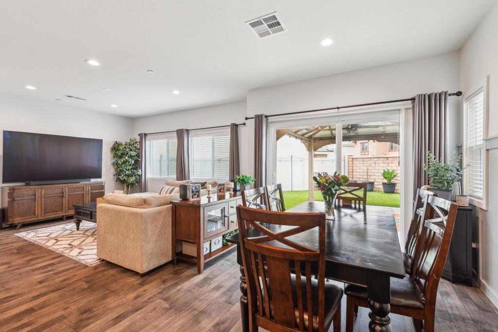 5522 Starlight Pl