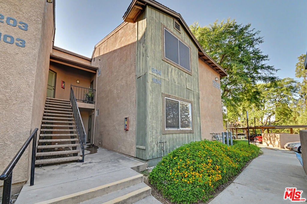 2596 Avenida Del Vista G104