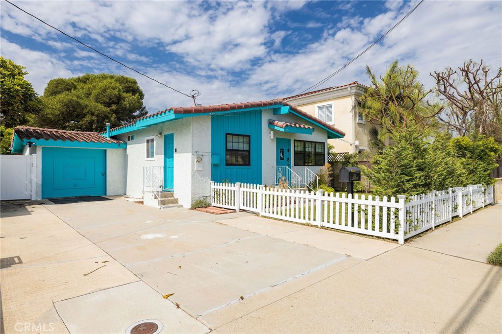 207 S Aviation Boulevard
