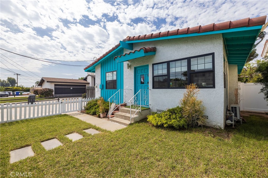 207 S Aviation Boulevard