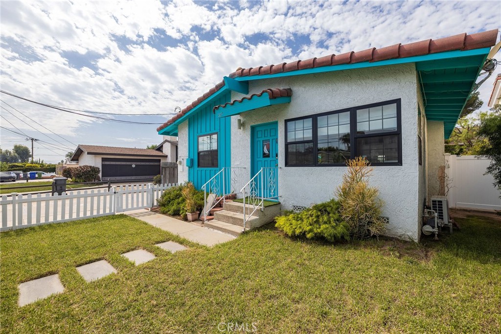 207 S Aviation Boulevard