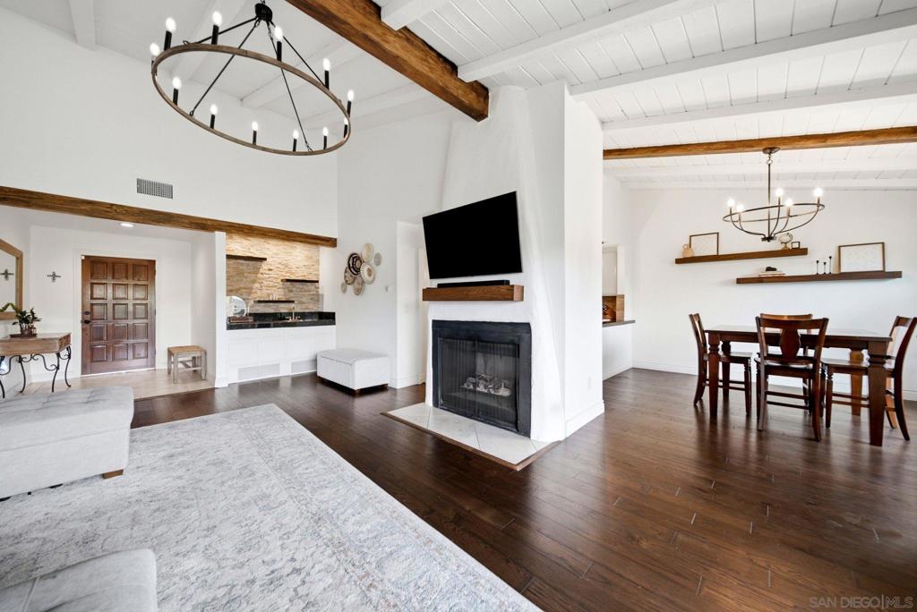 1126 San Jacinto GLN