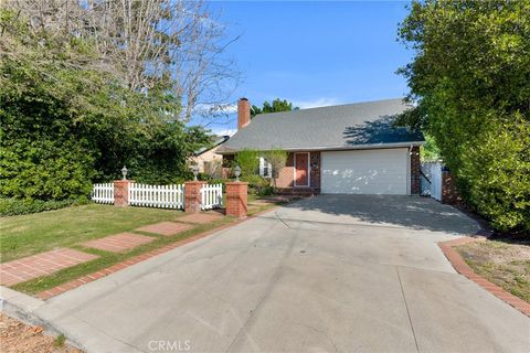 Photo of 12829 Landale Street, Studio City, CA 91604 (MLS # SR26058987)