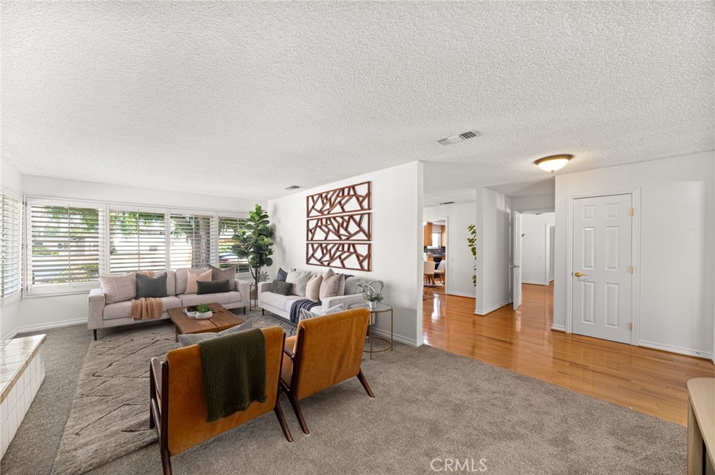 1517 Pamela Crest