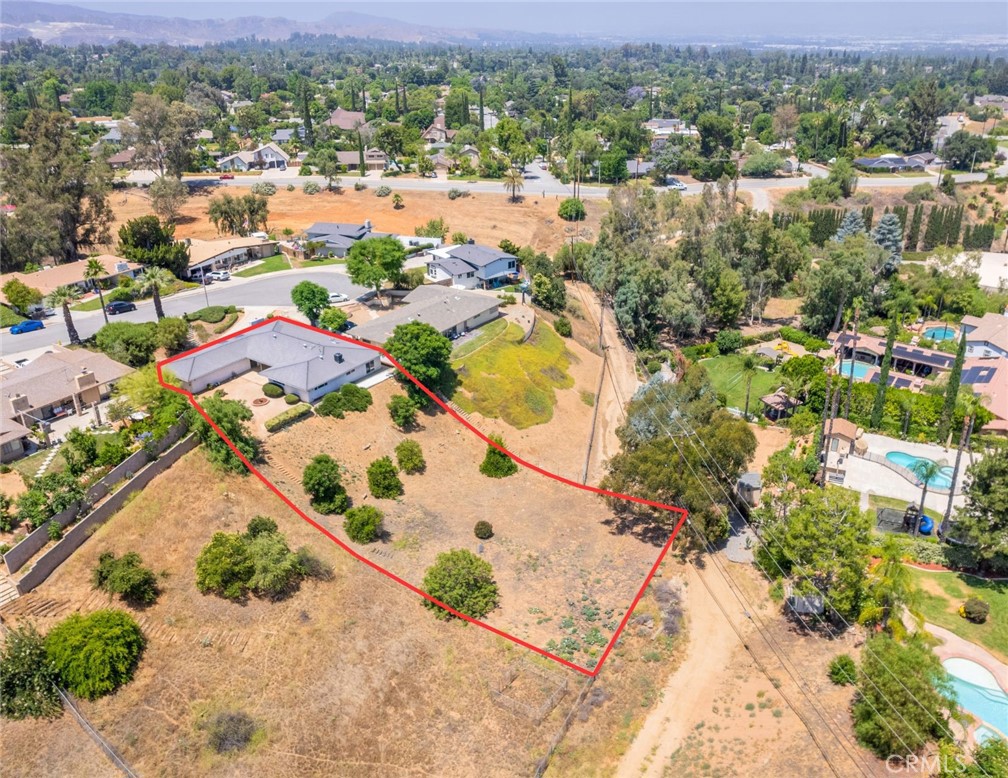 1517 Pamela Crest