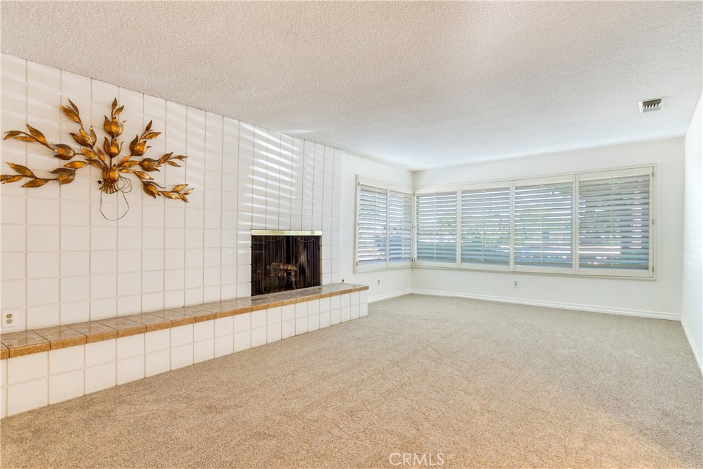1517 Pamela Crest