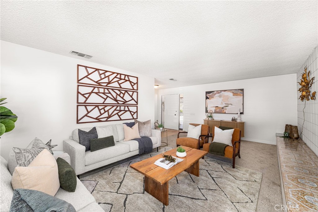 1517 Pamela Crest