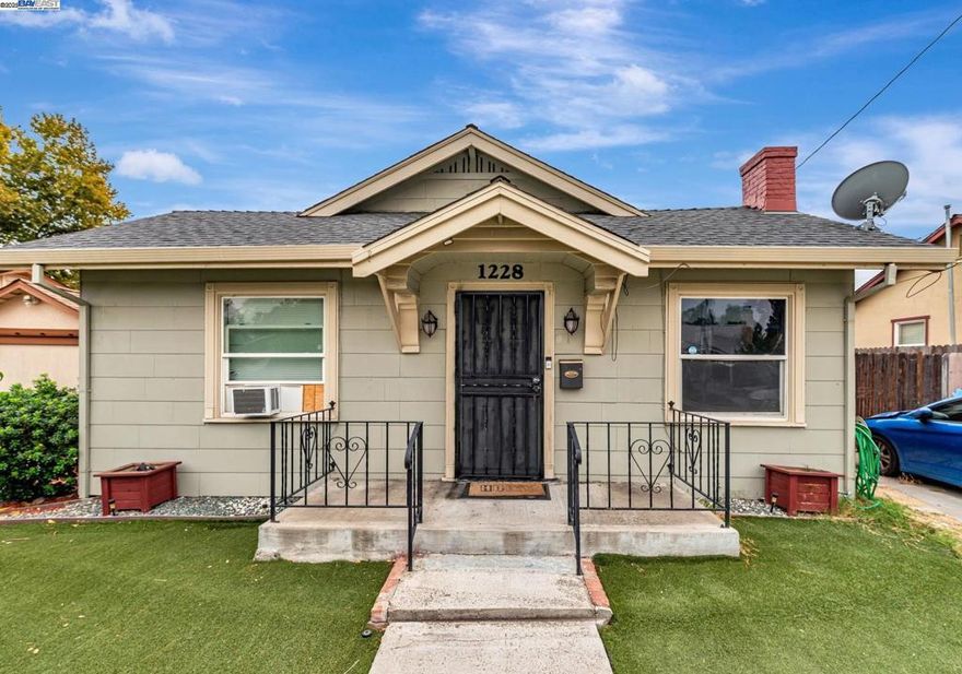 Cute and cozy single storied home located in the heart of downtown Tracy, ready for new homeowners! Built in the year 1925, this inviting home showcases an inviting living area and dining area, 3 spacious bedrooms, 2 full bathrooms and an office, spread over a living area of 1485 SF and perched on a large lot size of 7500 SF. This welcoming home also features light and bright interiors, refinished dark hardwood floors, and completely remodeled kitchen upgraded with white cabinets, stainless steel appliances and white quartz countertops! Located conveniently close to schools, parks, shopping and health care facilities!