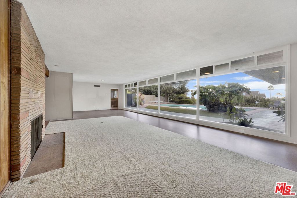 Photo of 7230 Outpost Cove Drive, Los Angeles, CA 90068 (MLS # 25598305)