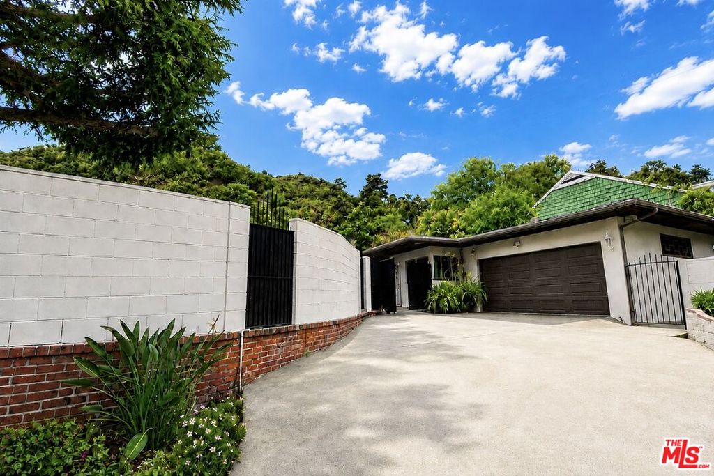 7230 Outpost Cove Drive