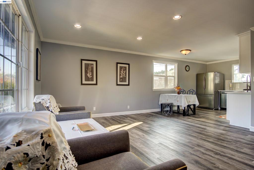 4403 Amador Rd