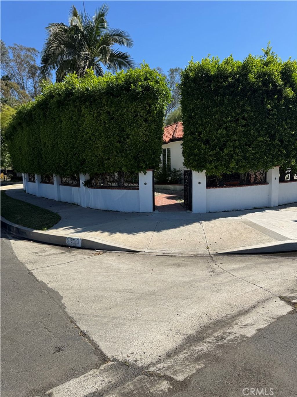 Photo of 5230 Seville Avenue, Encino, CA 91436 (MLS # DW25143312)