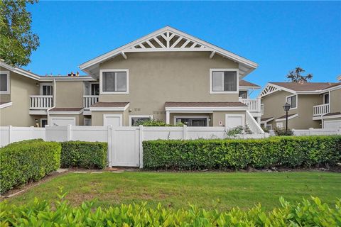 Photo of 105 Tarocco, Irvine, CA 92618 (MLS # OC25228492)