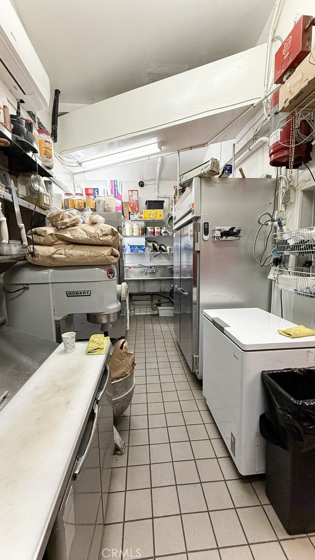 711 S Brand Boulevard