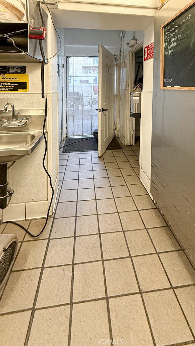 711 S Brand Boulevard