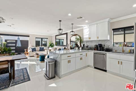 Photo of 801 Howard Street, Los Angeles, CA 90292 (MLS # 26870705)