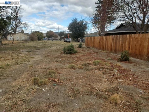 Photo of 508 W Grant Line Rd RD, Tracy, CA 94576 (MLS # 41144558)