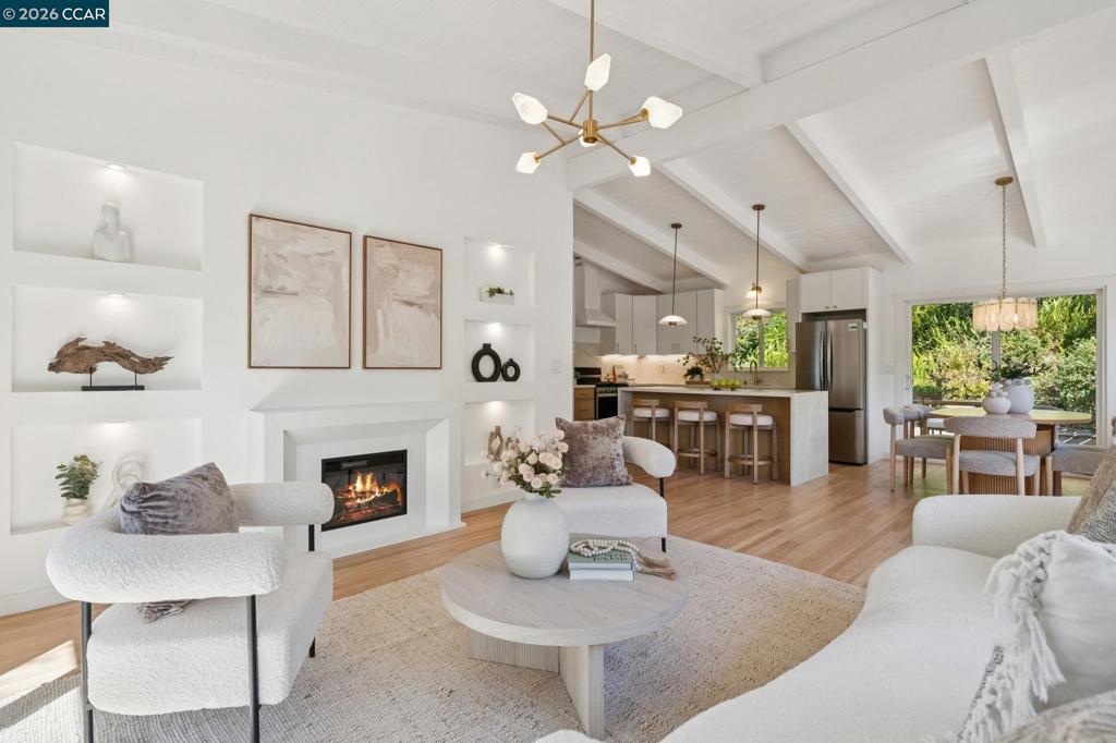 3241 Judith Ln