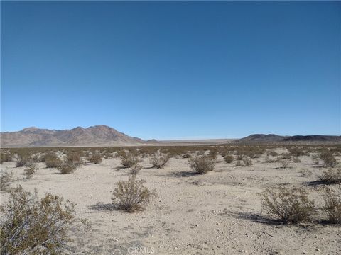 Photo of 25 Dune (near) Road, Lucerne Valley, CA 92356 (MLS # HD25272571)