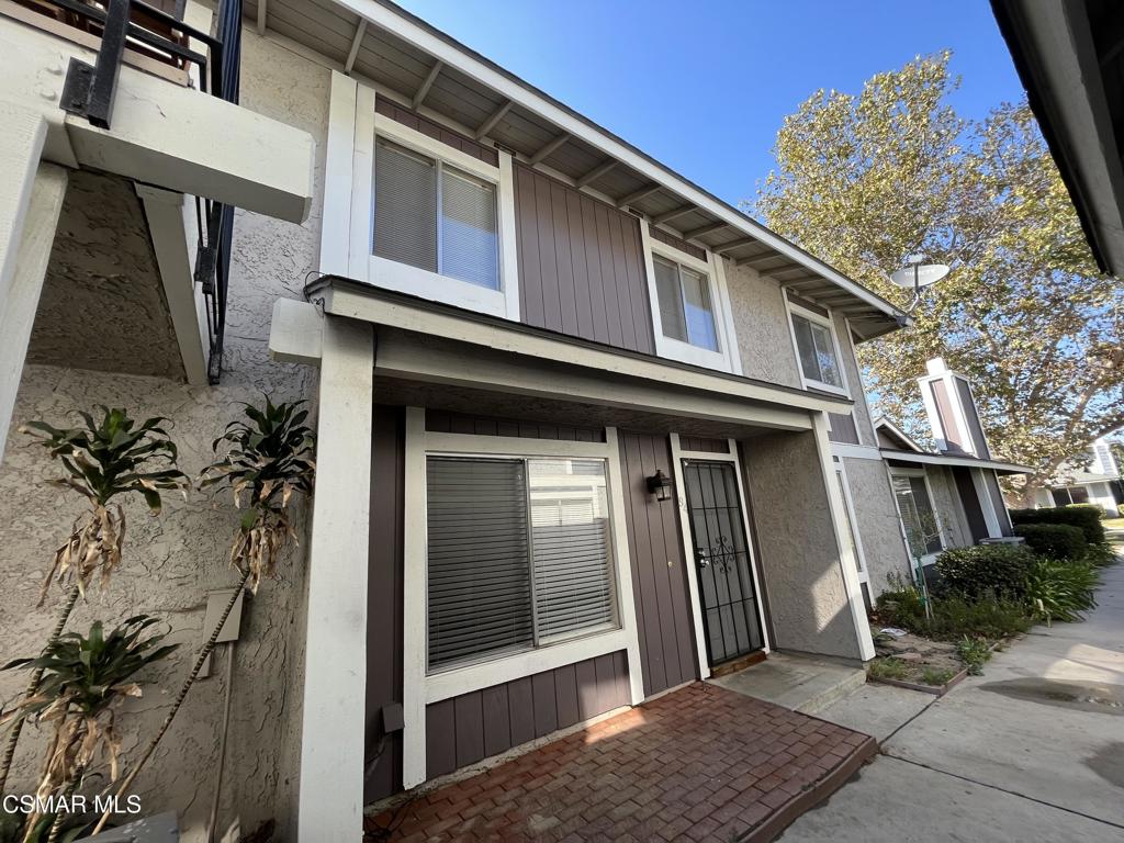 Welcome to Moorpark! Presenting this 3 Bedroom, 2.5 bathroom Park Springs Condo. Unit is largest model in the complex featuring 1,270 ft of living space. Hardwood Floors. Central AC. Open & Bright. Conveniently located. Just minutes from the 23 Freeway, Metrolink, shopping, restaurants & schools. Perfect opportunity for first time home buyers or investors.