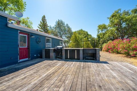 Tiny photo for 5990 Sunny Glen Ln, Paso Robles, CA 93446 (MLS # PI25143888)