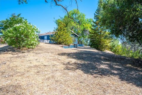 Tiny photo for 5990 Sunny Glen Ln, Paso Robles, CA 93446 (MLS # PI25143888)