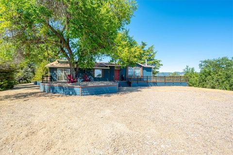 Tiny photo for 5990 Sunny Glen Ln, Paso Robles, CA 93446 (MLS # PI25143888)