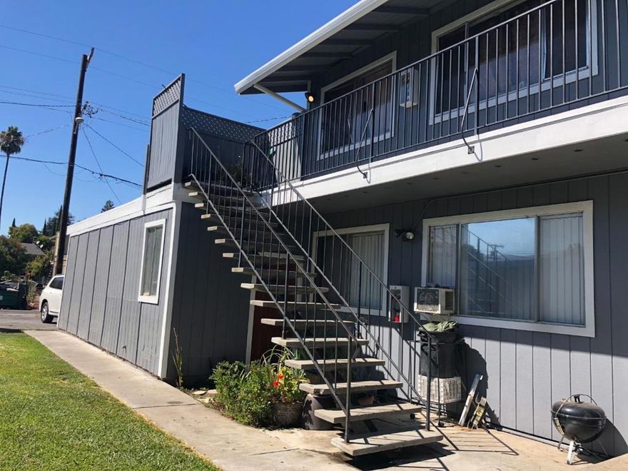 Blossom Valley area! upstairs condo unit 2 bedrooms, 1 bath open floor plan with balcony, update bathroom, kitchen, fresh paint.  The unit located in convenience location, easy access freeway, close to transportation, school, shopping center.